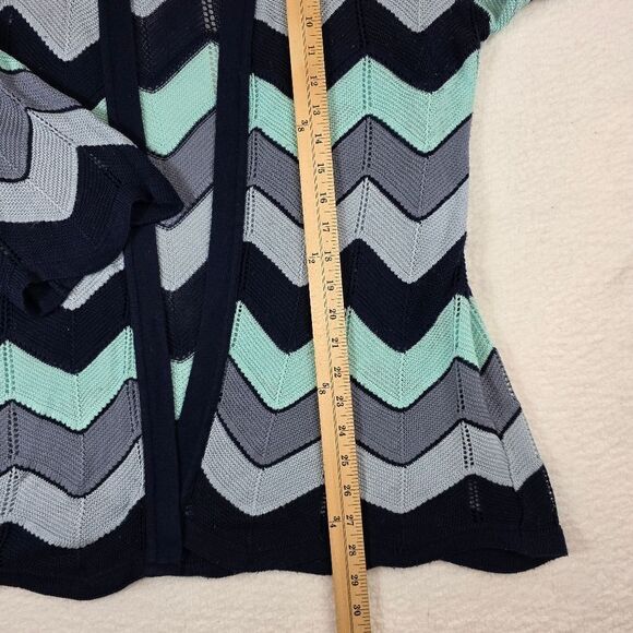 Teaberry Blue,Gray And White Chevron Cardigan Sweater Size Large - Picture 7 of 13